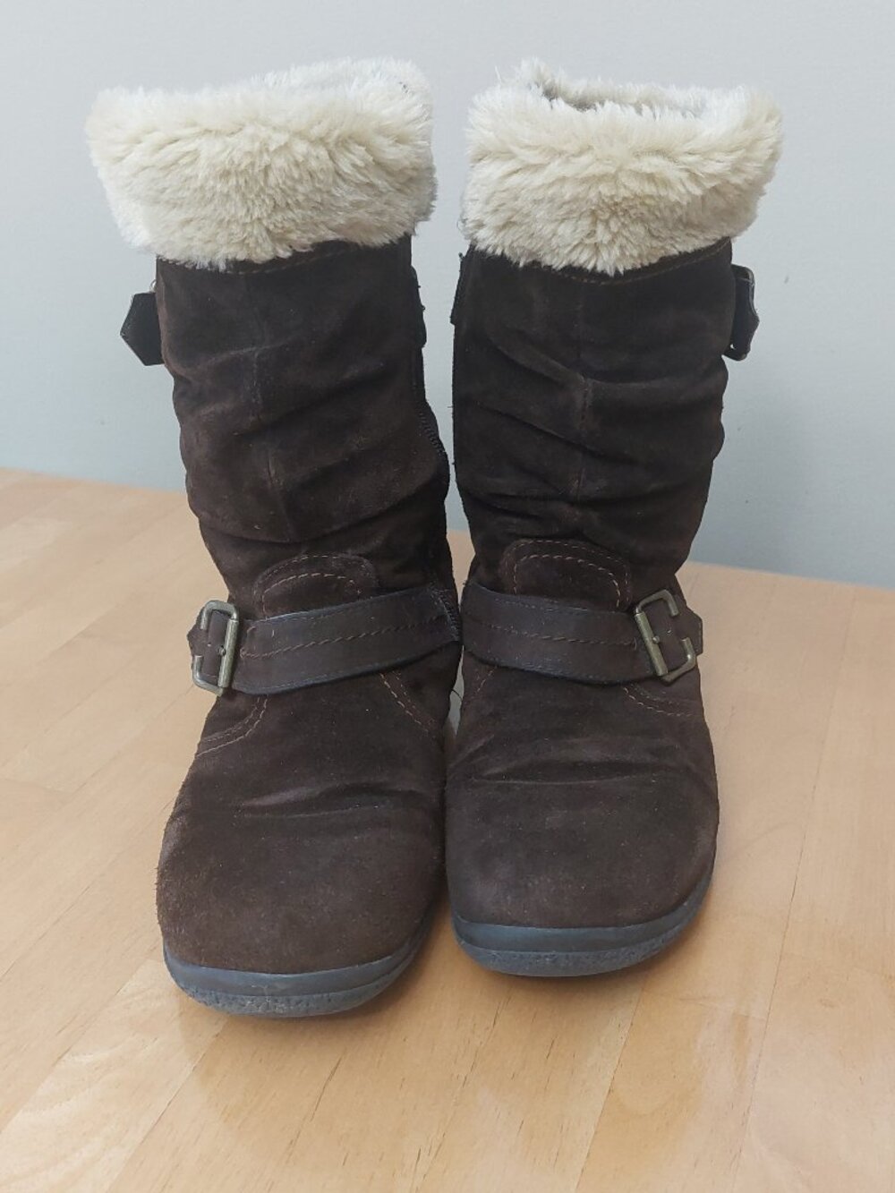 Earth Spirit Suede Brown Winter Boots with Faux Fur/ Zipper/ and Buckles Size 9